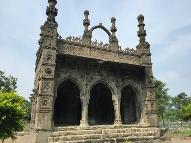 Damadi Masjid